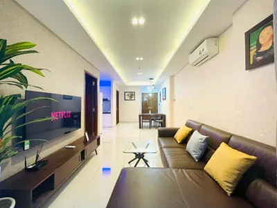 带泳池景观的两居公寓 — Sky Center Cách Sân Bay 5 Phút